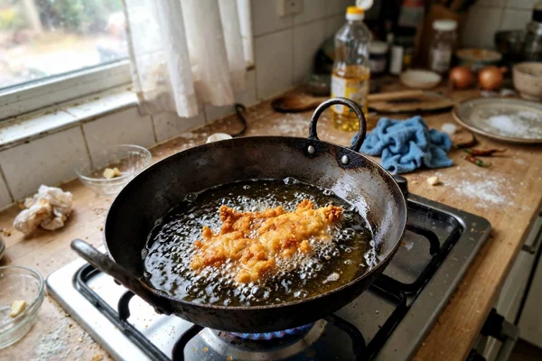 Step 5: Fry It Right (Patience, My Friend) — Crispy Zinger Burger